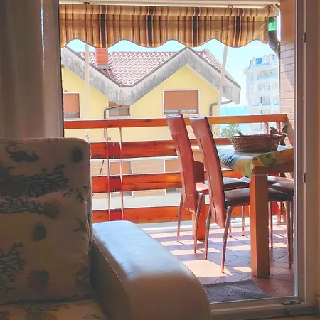 Apartment Sea View Ermir
